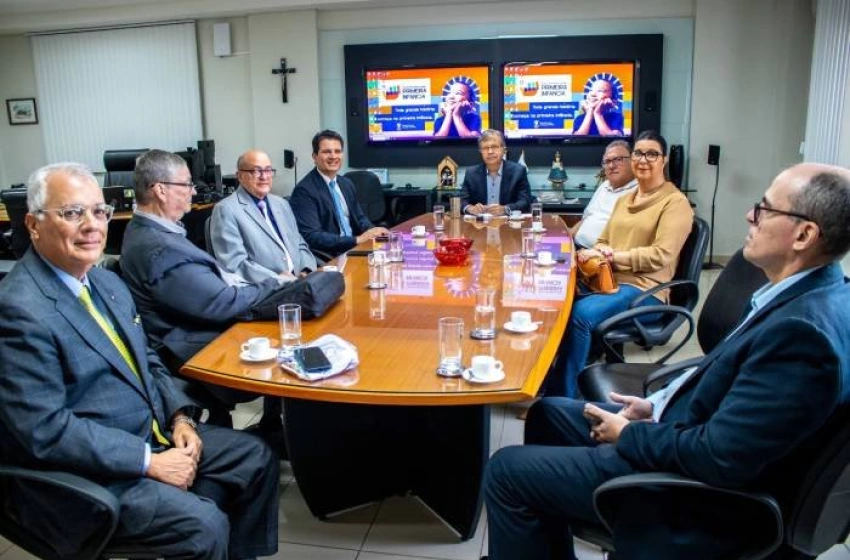 Imagem Conselheiro Fábio Nogueira em reunião com o superintendente do Procon da PB, Félix Araújo