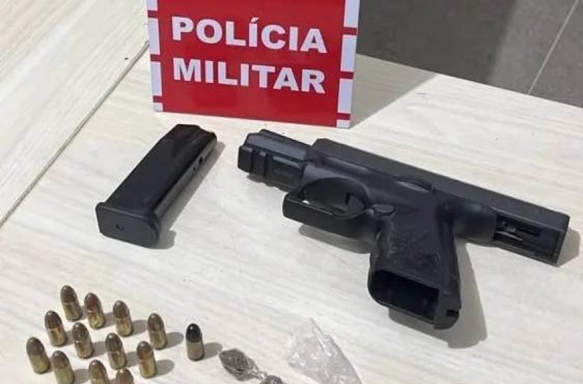 Imagem Arma, munições e drogas apreendidas pela PM