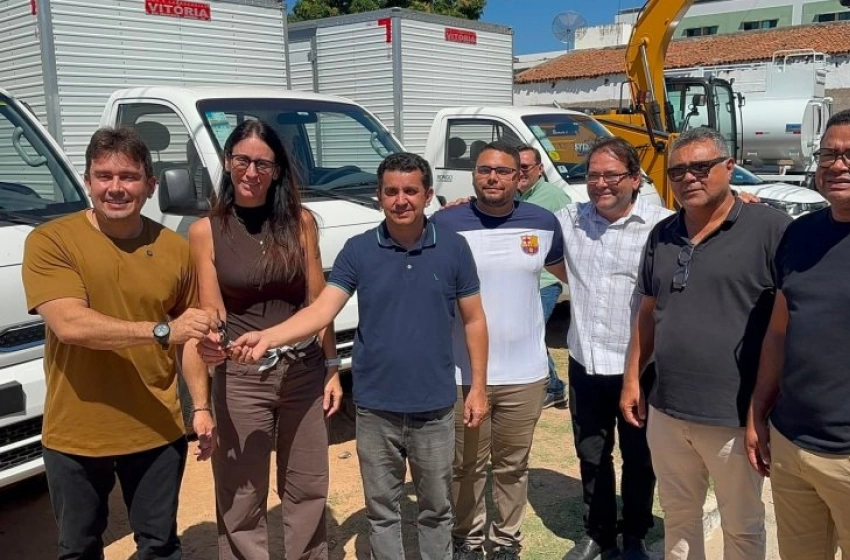 Imagem Bruna Veras recebe novas Viaturas para a Educação de Sousa