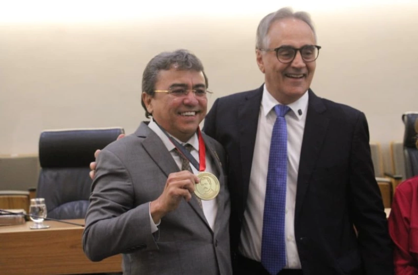 Imagem Entrega da Medalha Epitácio Pessoa ao empresário José Arlan Silva Rodrigues