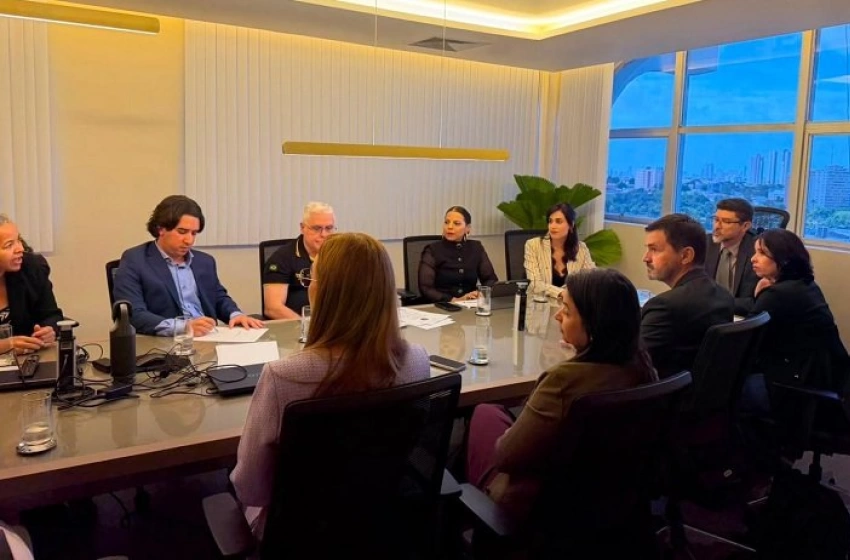 Imagem Cláudia Cabral, participando da primeira reunião do Fórum Permanente de Defesa da Causa Animal da Paraíba