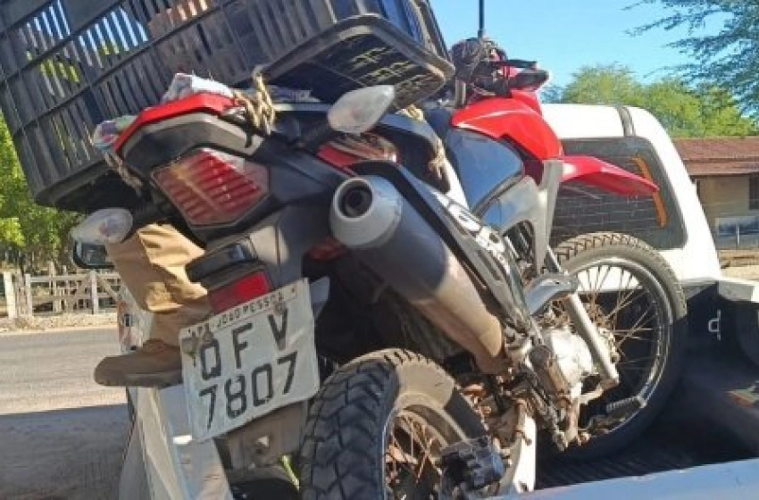 Imagem Motocicleta apreendida pela Polícia Militar em Uiraúna 