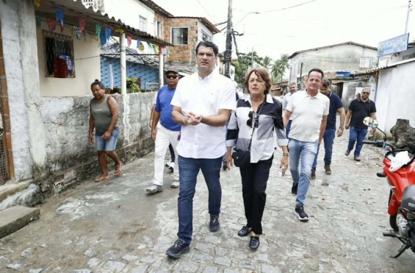 Imagem Leo visitando bairros de João Pessoa