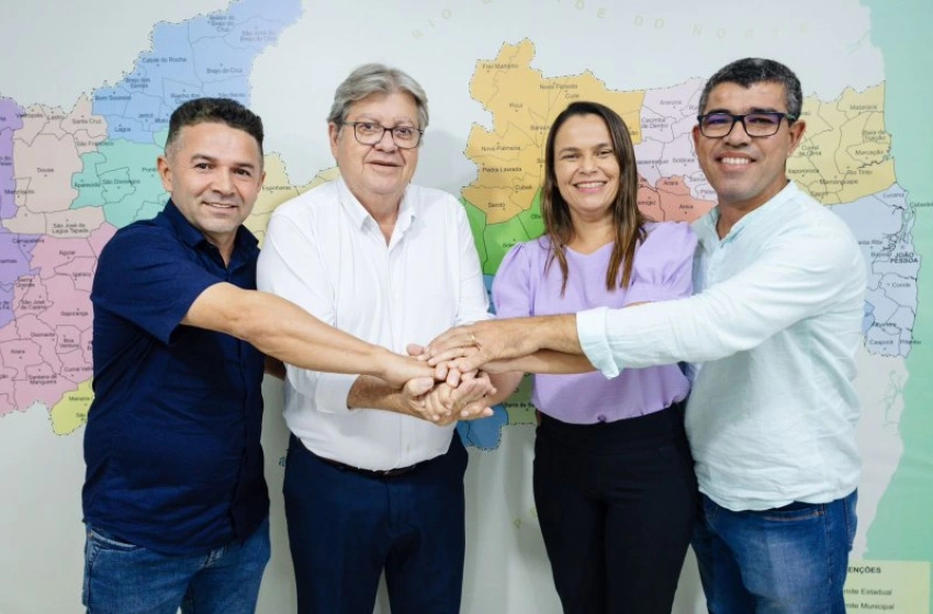 Imagem Prefeita e vice de Damião ao lado do ex-governador João Azevêdo 