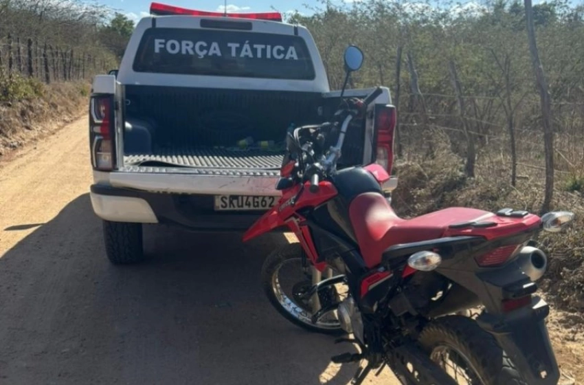 Imagem Moto roubada no Ceará recuperada pela Polícia Militar na zona rural de Cajazeiras