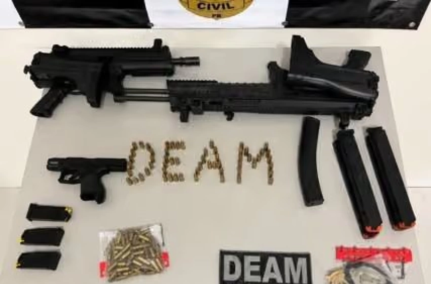 Imagem Armas de fogo e munições apreendidas pela PM