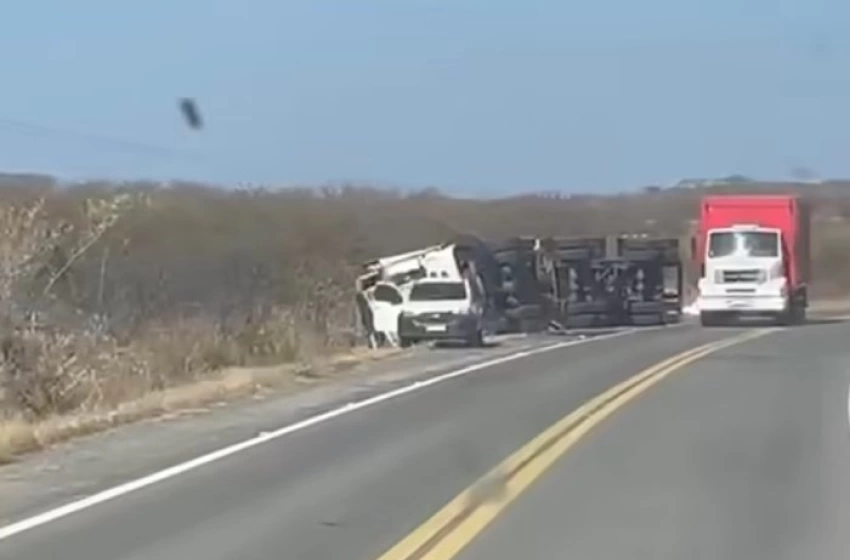 Imagem Capotamento registrado no Sertão da PB