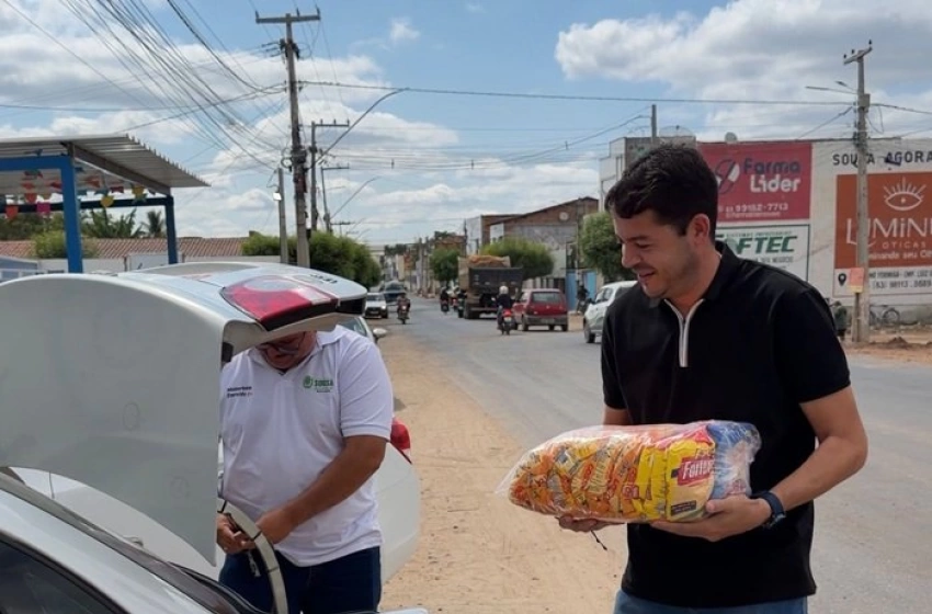 Imagem Doação de alimentos à Fraternidade Espírita Maria de Nazaré