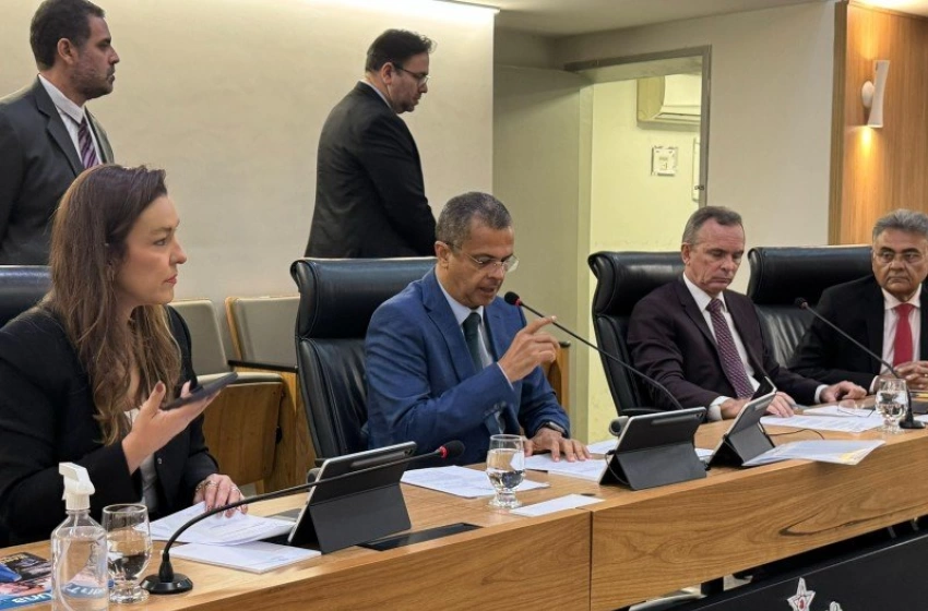 Imagem Deputado Estadual. Jutay Menezes