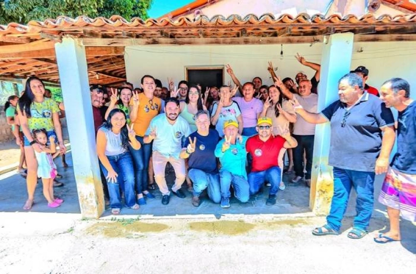 Imagem Júnior Araújo em visita Assentamento Santo Antônio