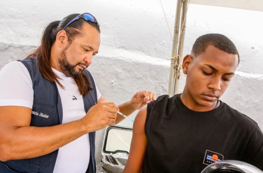 Imagem Setembro em Flor em alusão ao Dia D de vacinação contra o HPV