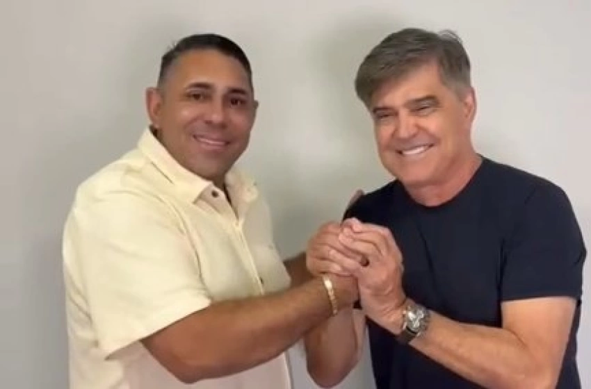 Imagem Prefeito de Aparecida João Neto ao lado do Deputado Federal, Wellington Roberto