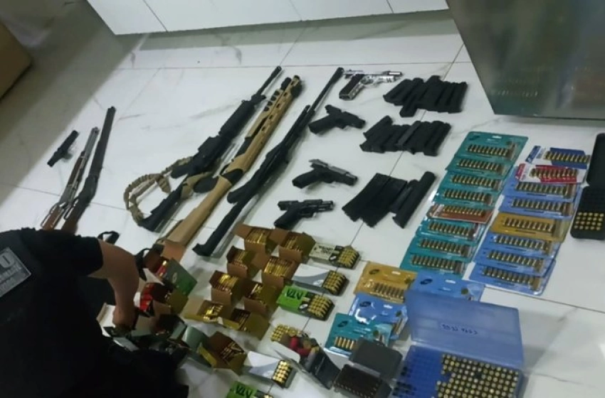 Imagem Grande apreensão de armas e munições