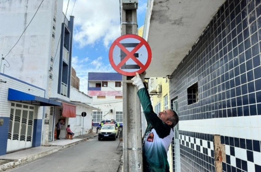 Imagem Placas no Centro de Sousa