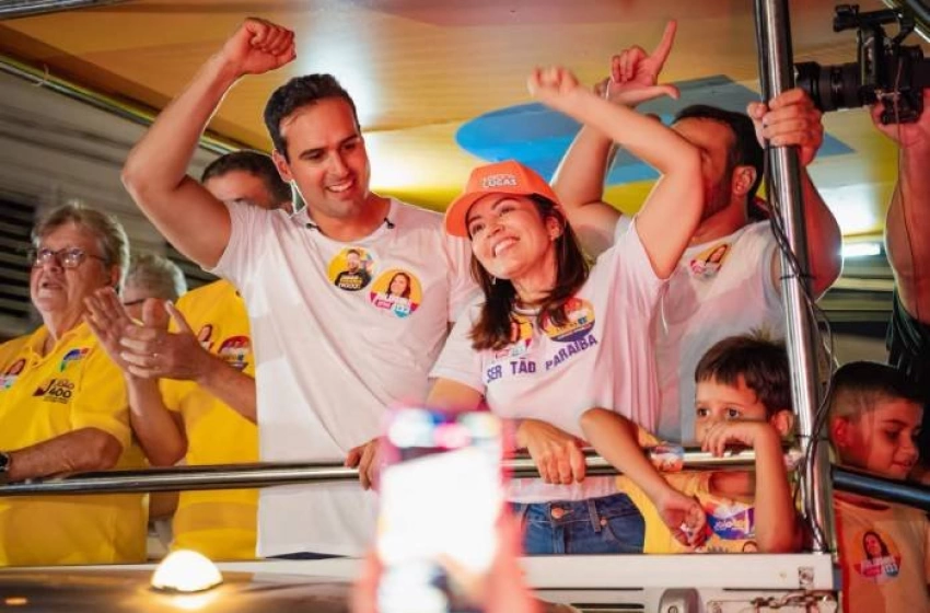 Imagem Pollyanna ao lado de Lucas, João e Nabor
