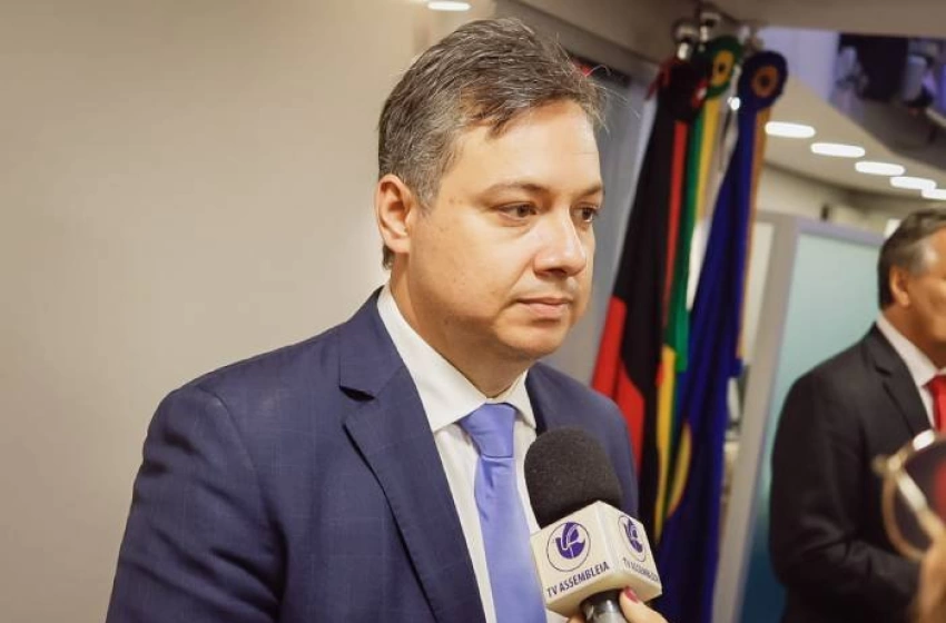 Imagem Deputado estadual Júnior Araújo