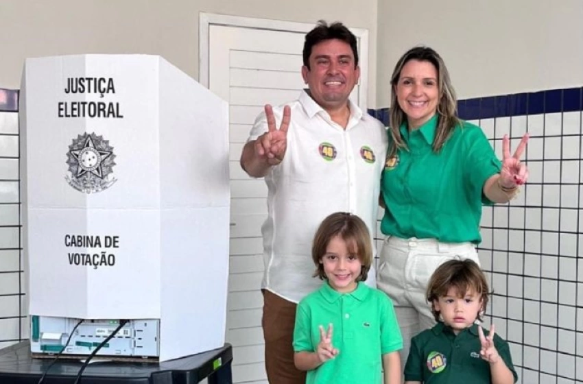 Imagem Prefeito de Sousa, Helder Carvalho e família
