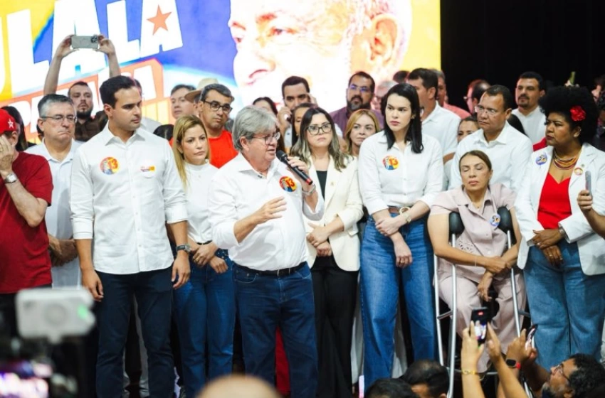 Imagem João Azevêdo reforça defesa pela reeleição de Lula em encontro com lideranças: