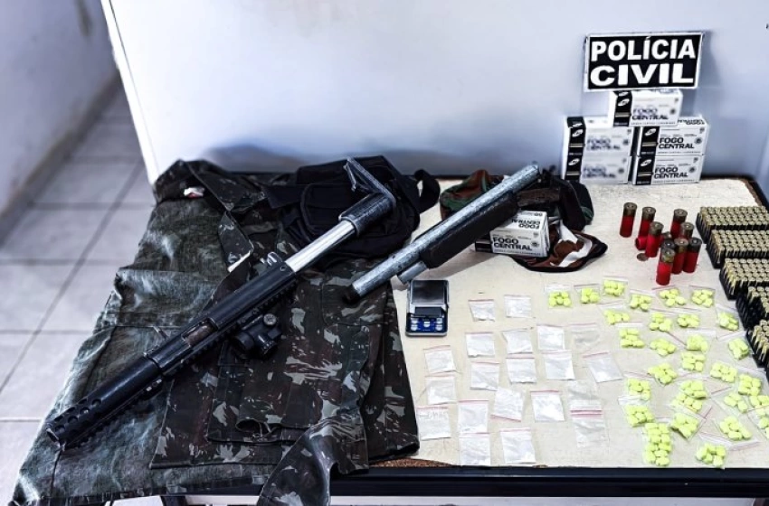Imagem Drogas e armas apreendidas pela polícia civil em Cabedelo 