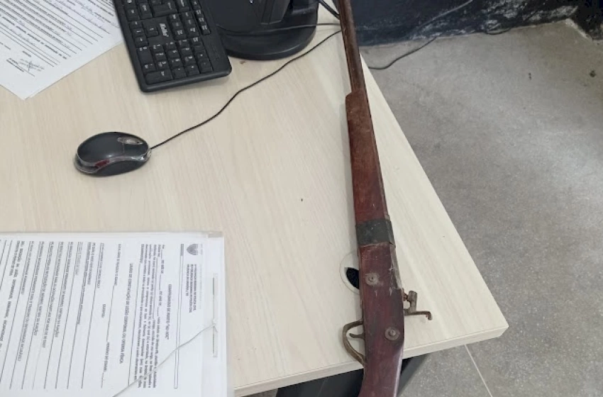 Imagem Arma de fogo apreendida pela Polícia Militar