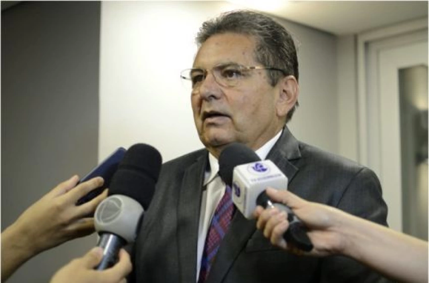 Imagem Adriano Galdino