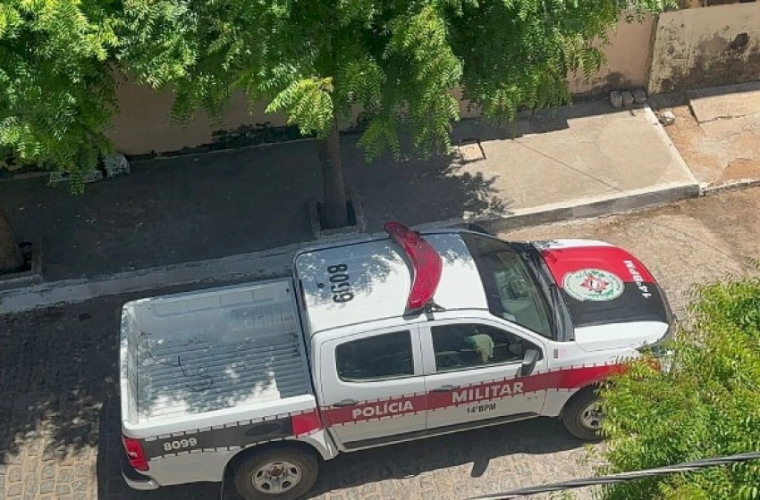Imagem Viaturas da Polícia Militar de Sousa em via pública