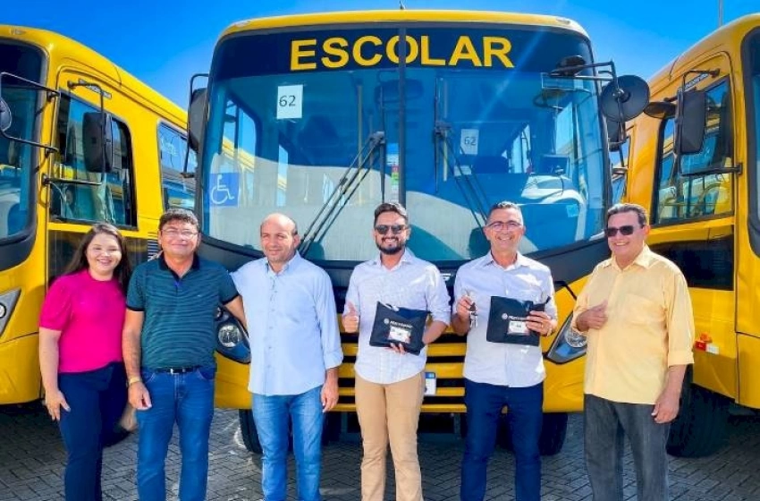 Imagem Novos ônibus escolares diretamente da Secretaria de Estado da Educação, do Governo da Paraíba