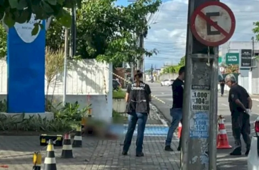 Imagem Mulher trans morta a golpes de faca