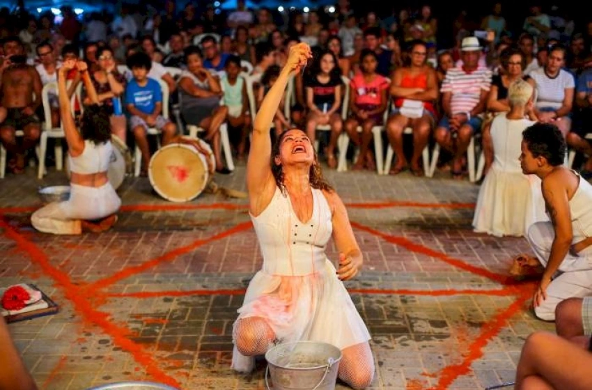 Imagem Oficina de Teatro de Rua ministrada pelo Grupo Teatro Oficina