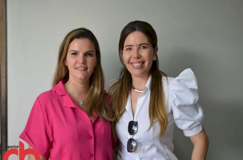 Imagem Amanda Silveira ladeada pela Secretária de Saúde da Paraíba, Renata Nóbrega