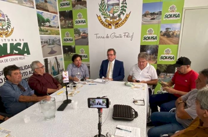 Imagem Coletiva mensal proporcionada pelo prefeito de Sousa, Fábio Tyrone