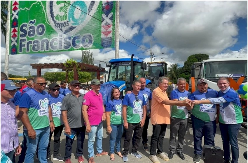 Imagem Autoridades festejam os 30 anos de emancipação politica de São Francisco