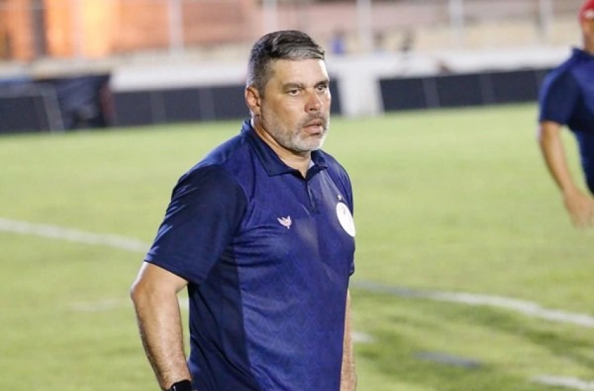 Imagem Leandro Sena, novo técnico do Sousa
