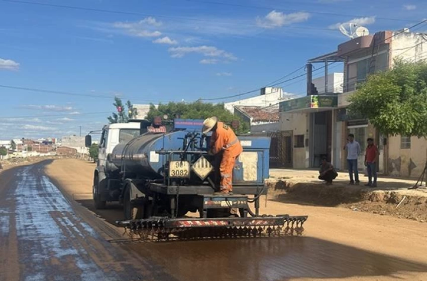 Imagem Ruas em Sousa sendo asfaltada 