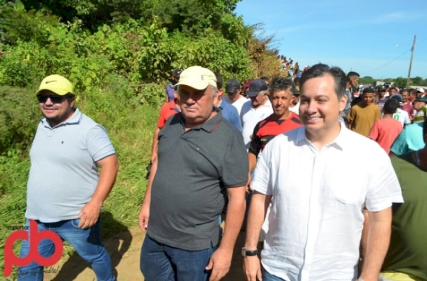 Imagem Prefeito Colorau em visita com o Deputado Estadual, Júnior Araújo