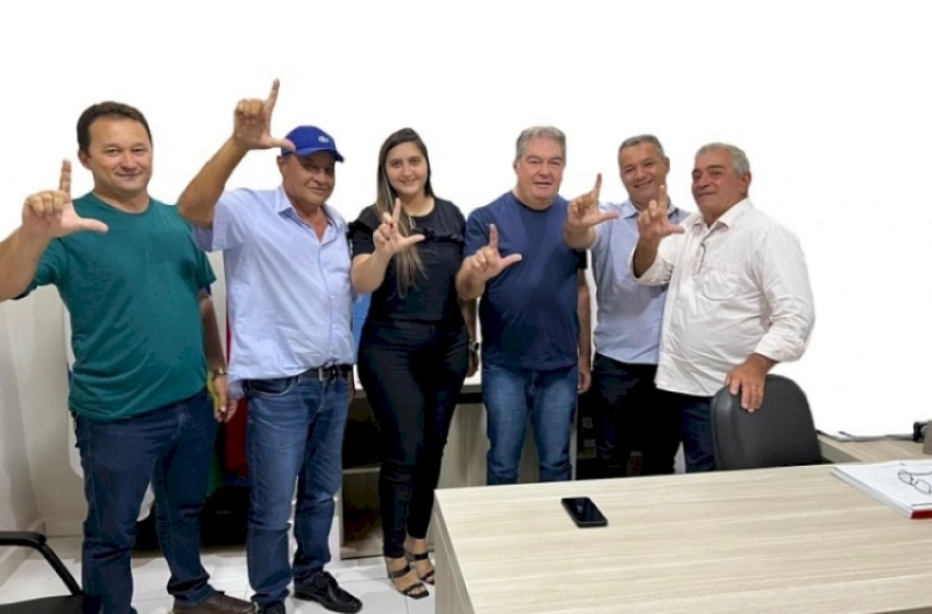 Imagem Ainda anunciou adesão a pré-candidatura a Deputado Estadual de Lindolfo Pires, o suplente de Vereador de Aparecida, Antônio Barbosa