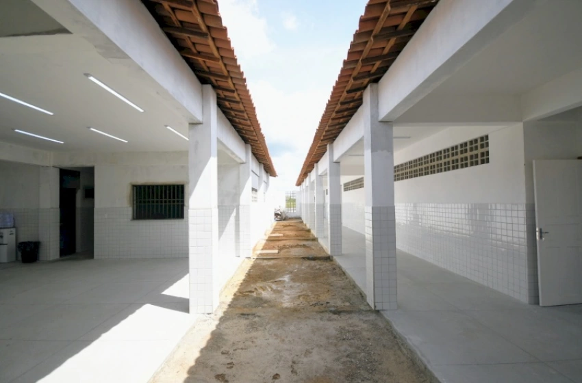Imagem João Azevêdo visita obras de construção de escolas no Cariri paraibano e destaca investimentos do Governo do Estado em Educação 