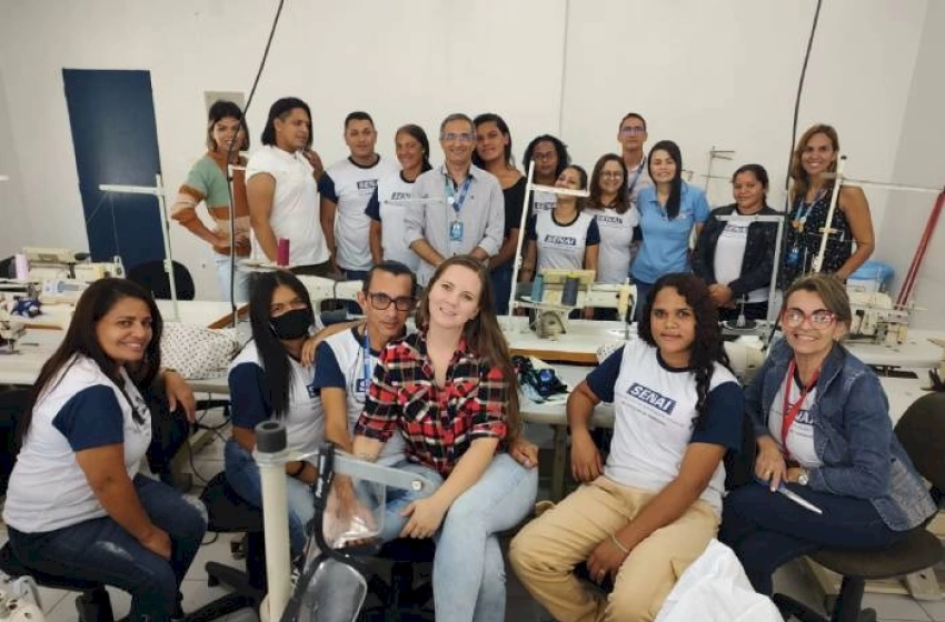 Imagem Curso de Costureiro Industrial do Vestuário