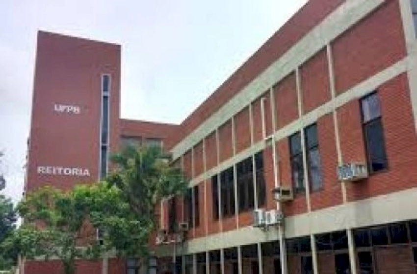 Imagem Direito à gratuidade no estacionamento das universidades