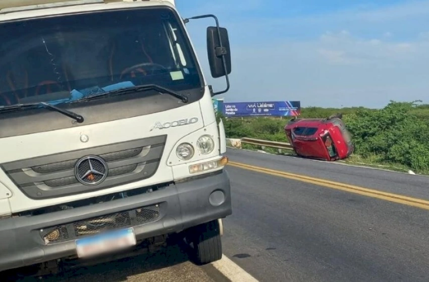 Imagem Acidente envolvendo Caminhão e Carro, na BR 230, em Patos 