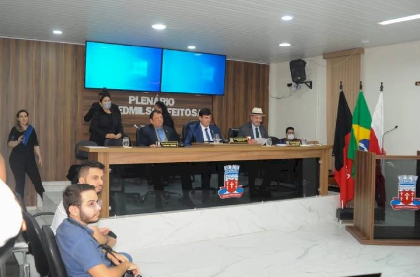 Imagem O deputado lembra que quando o Hospital foi absolvido pela Universidade