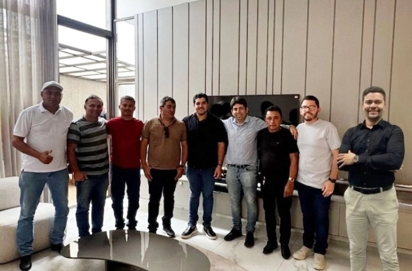 Imagem Lucas Braga com os Vereadores