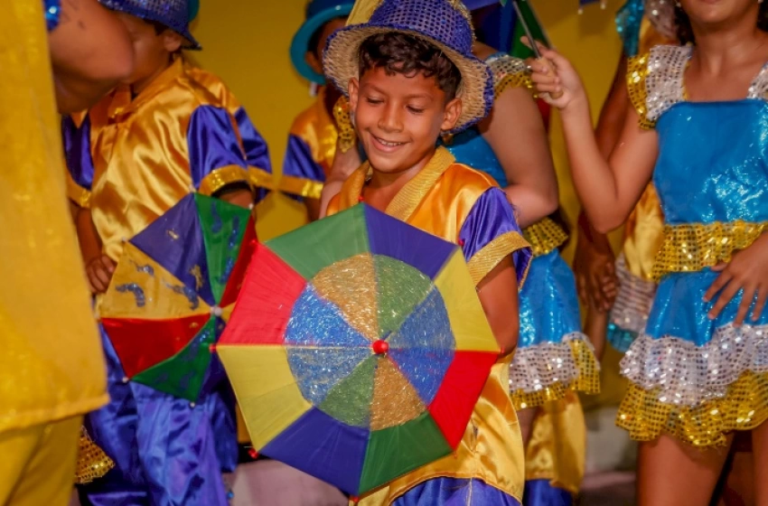 Imagem Primeira noite de desfiles na Duarte da Silveira, em JP