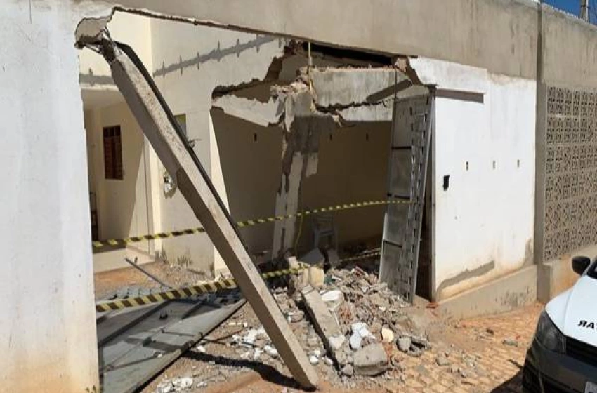 Imagem Casa Metralhada