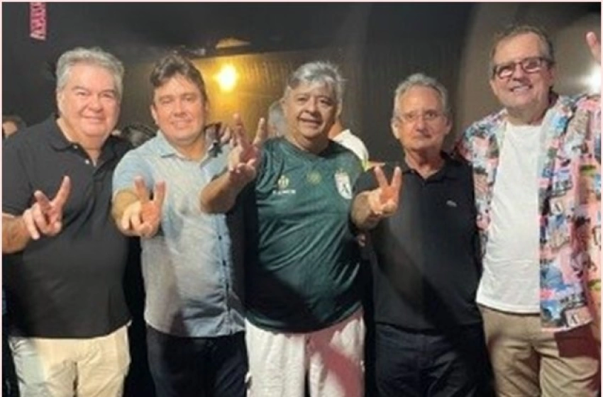 Imagem Lindolfo, Helder, Aldeone, Zé Célio, e Tyrone