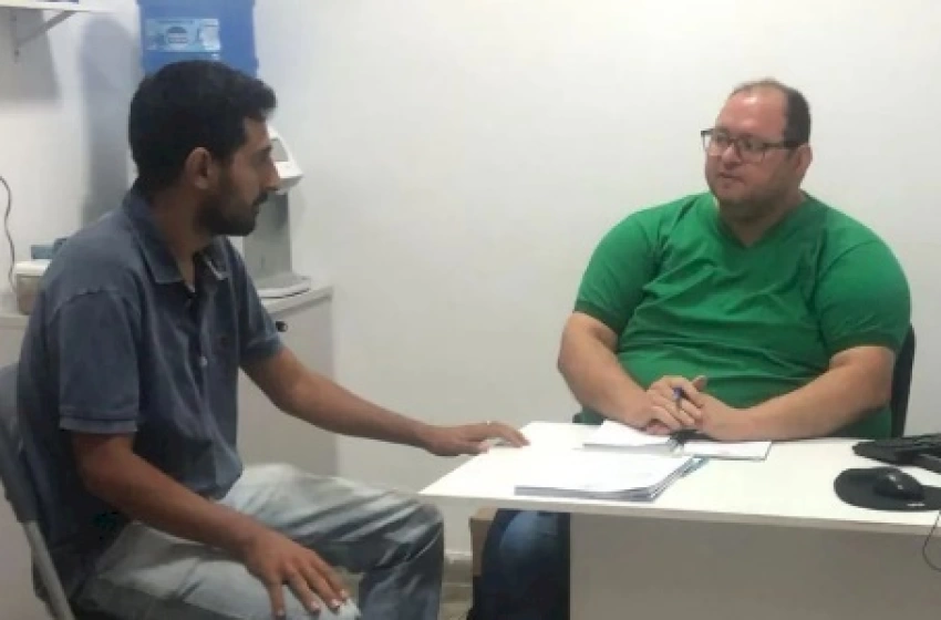 Imagem Reunião entre o Secretário ecretário de educação de Marizópolis, Patrício Vasconcelos e o uperintendente de trânsito Ermínio Brito