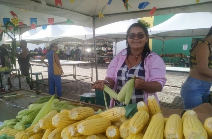 Imagem Quem passar pela Cecaf até a quinta-feira (23), além de encontrar milho a preço acessível e de excelente qualidade, vai ter acesso a produtos da agric