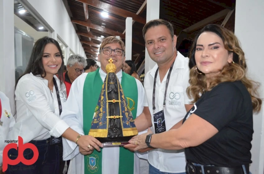 Imagem Ato de celebração religiosa