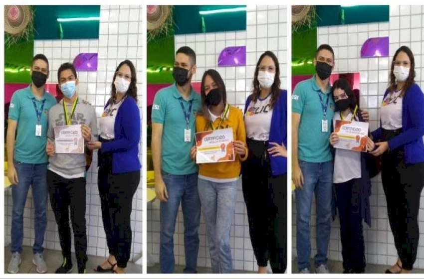 Imagem Alunos do ensino médio que participaram do Concurso Canguru de Matemática Brasil