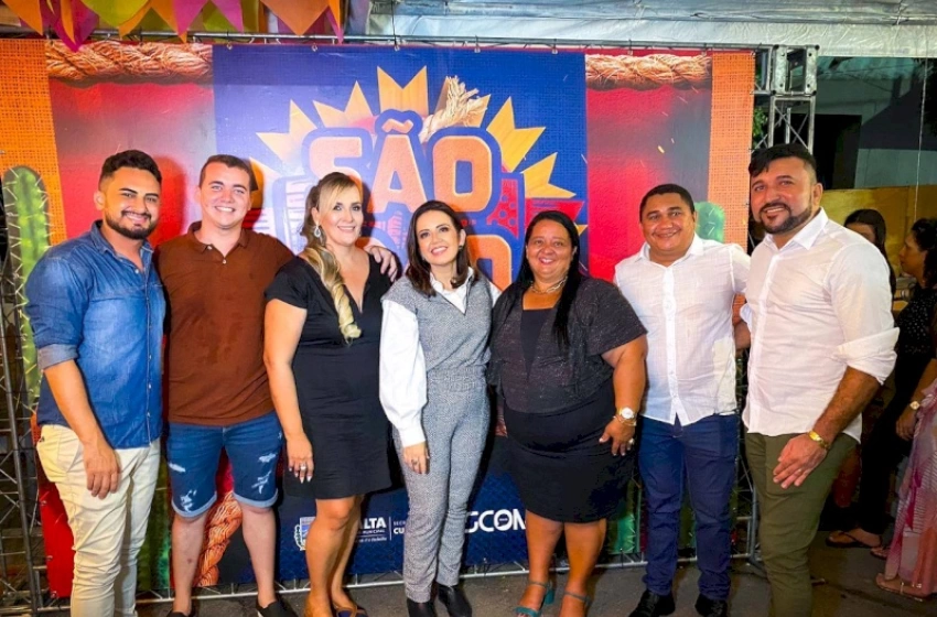 Imagem Pollyanna prestigia, ao lado do prefeito Igor Rosa, do ex-prefeito Nael Rosa, além de lideranças e vereadores de Malta, o São João “Danado de Bom”